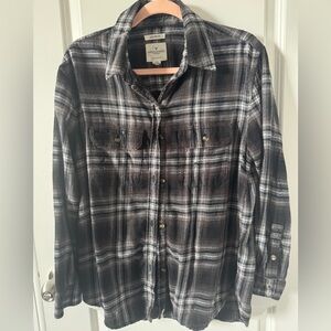 American Eagle Outfitters Black and Gray Plaid Shirt Size Small